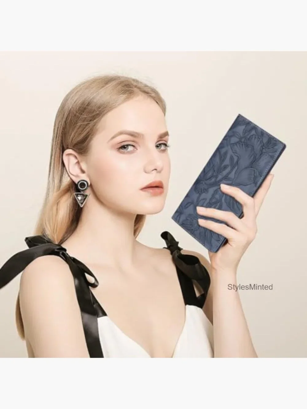 Ultra Slim Bifold Leather RFID Blocking Wallet with 11 Card Slots